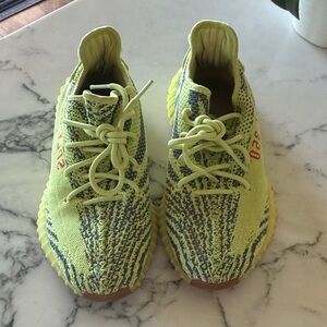 Adidas Yeezy Boost 350 V2 in semi frozen yellow